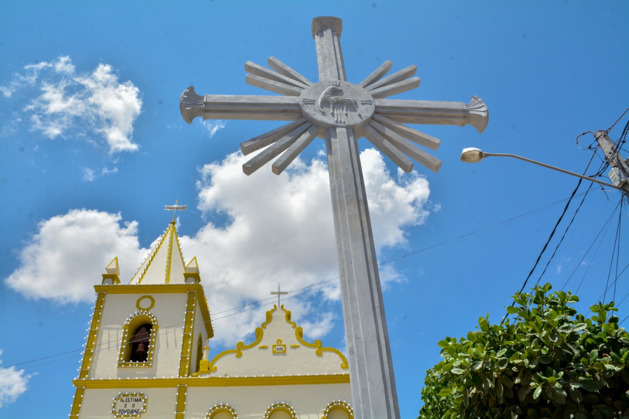 Prefeitura e Paróquia do Senhor Bom Jesus dos Aflitos e São Miguel  inauguram Cruzeiro em Santa Cruz do Capibaribe | Blog do Ney Lima